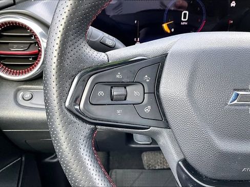 Certified 2025 Chevrolet Trax RS image 19