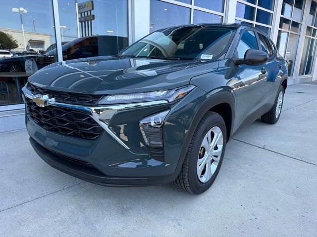 New 2026 Chevrolet Trax LS FWD image 3