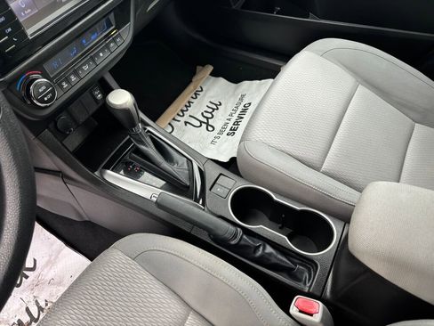 Used 2014 Toyota Corolla LE image 14