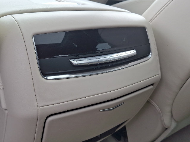 Used 2025 Cadillac Escalade ESV Sport Platinum w/ LPO, ONYX Package AWD/4WD image 21
