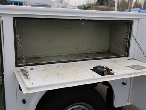 Used 2012 Ford F250 XL w/ Skid Plate Pkg image 7