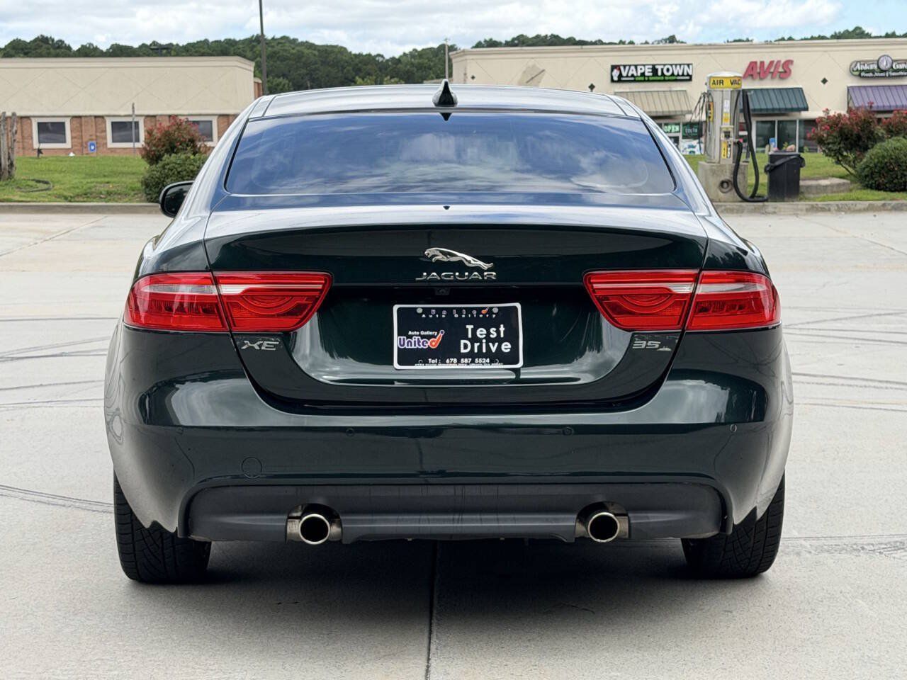 Used 2017 Jaguar XE Prestige RWD image 17