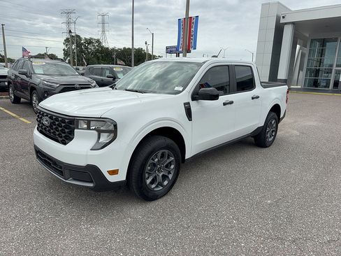 Used 2025 Ford Maverick XLT w/ XLT Luxury Package AWD/4WD image 2