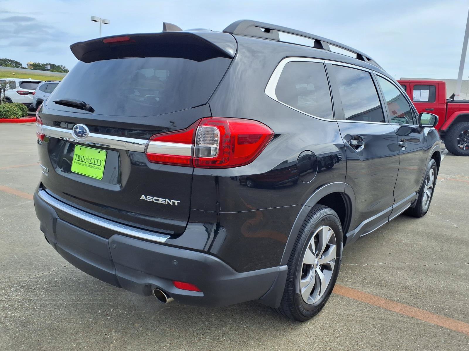 Used 2019 Subaru Ascent Premium w/ Popular Package #2 AWD/4WD image 4