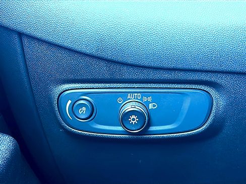 Used 2024 Chevrolet Equinox LT image 35