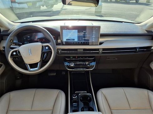 Certified 2024 Lincoln Corsair AWD w/ Equipment Group 101A image 4