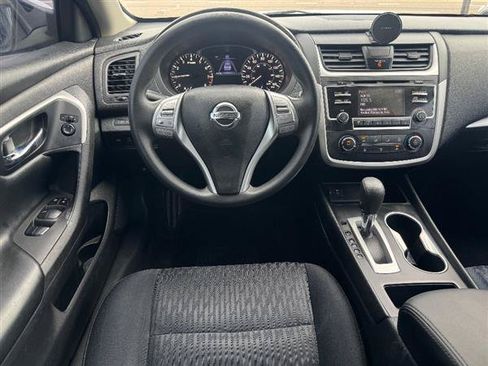Used 2017 Nissan Altima 2.5 S w/ Power Driver Seat Package FWD image 9