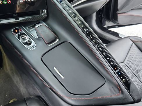 Used 2022 Chevrolet Corvette Stingray Premium Conv w/ Z51 Performance Package RWD image 19