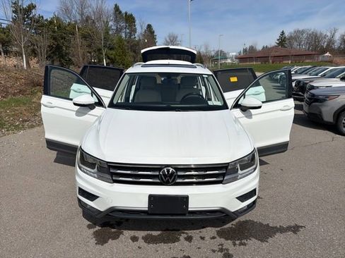Used 2018 Volkswagen Tiguan SEL image 28