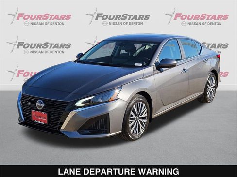 New 2025 Nissan Altima 2.5 SV image 9