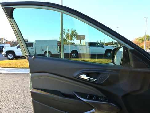 Used 2026 Chevrolet Trax ACTIV w/ Sunroof Package image 23