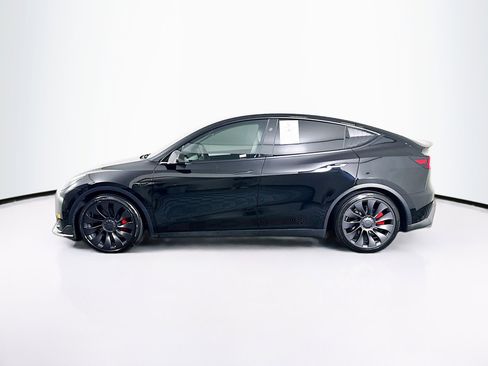 Used 2025 Tesla Model Y Performance AWD/4WD image 4