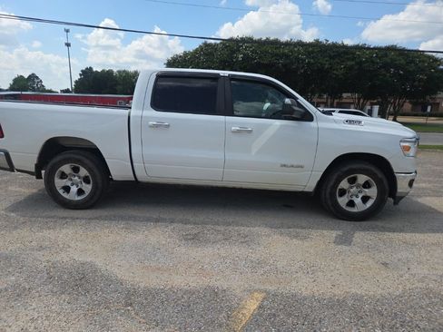 Used 2019 RAM 1500 Big Horn RWD image 11