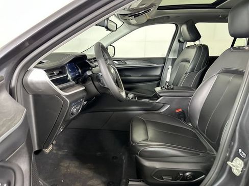 Used 2024 Jeep Grand Cherokee Limited 4xe AWD/4WD image 11