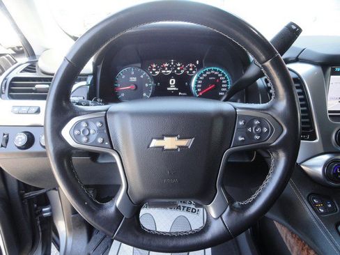 Used 2020 Chevrolet Suburban Premier w/ Premier 6.2L Value Package AWD/4WD image 17
