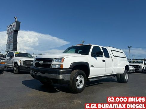 Used 2006 Chevrolet Silverado 3500 W/T w/ Heavy-Duty Power Package image 1