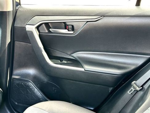 Used 2025 Toyota RAV4 XLE image 20