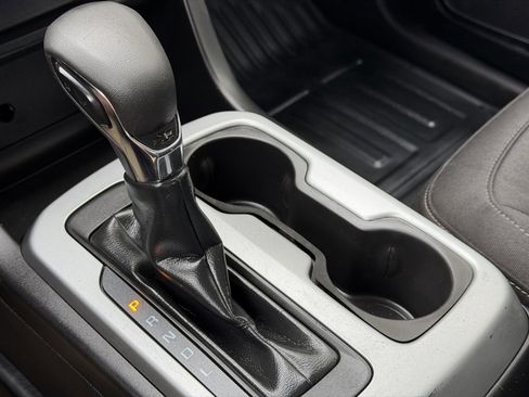 Used 2022 Chevrolet Colorado LT w/ Fleet Safety Package image 11