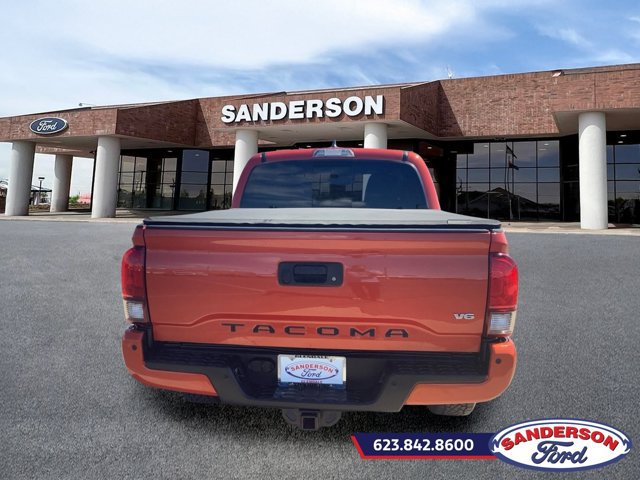 Used 2018 Toyota Tacoma TRD Sport w/ Technology Package AWD/4WD image 4