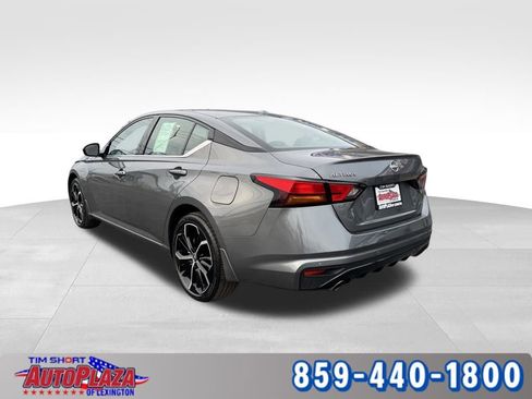 Used 2025 Nissan Altima 2.5 SR image 2