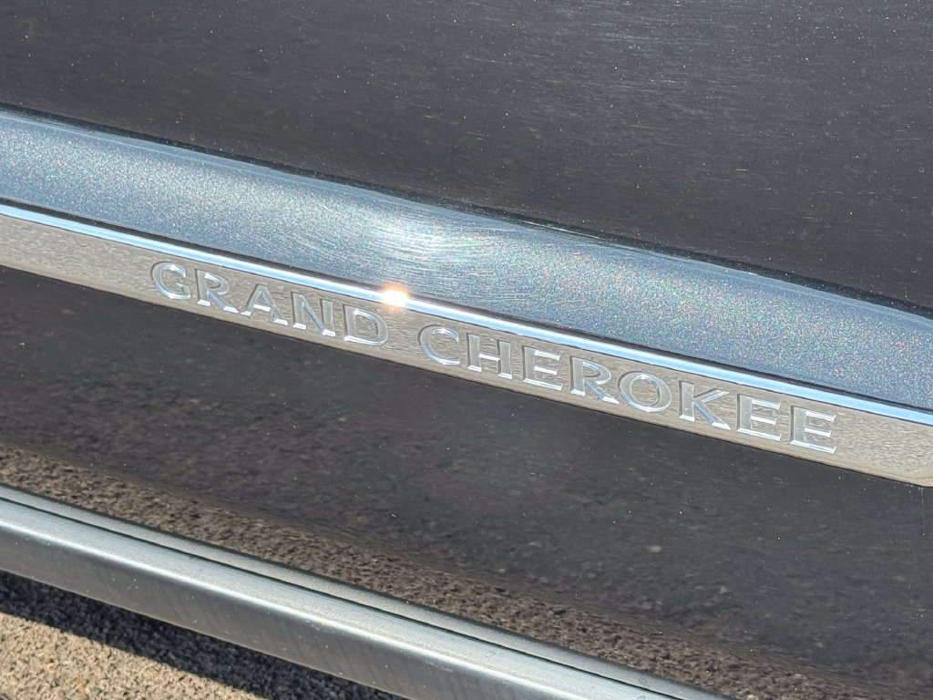 Used 2015 Jeep Grand Cherokee Limited RWD image 18