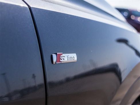 Used 2023 Audi Q8 Premium Plus image 15