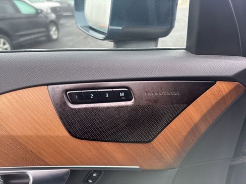 Used 2025 Volvo XC90 B5 Plus w/ Protection Package Premier image 21