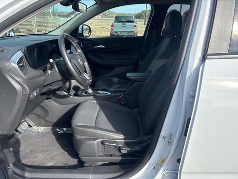 Used 2025 Buick Encore GX Preferred w/ Advanced Technology Package image 19