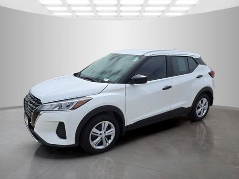 Used 2025 Nissan Kicks Play S FWD image 5