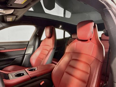 Certified 2023 Porsche Taycan 4 Cross Turismo AWD/4WD image 5