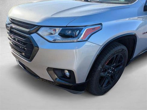 Used 2020 Chevrolet Traverse Premier w/ Redline Edition AWD/4WD image 9