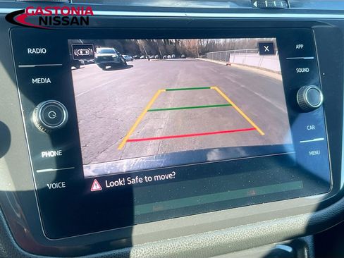 Used 2024 Volkswagen Tiguan SE image 17