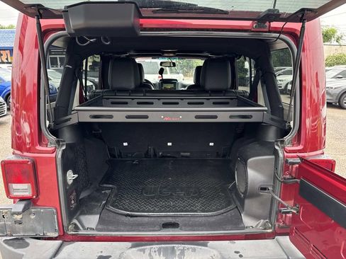 Used 2013 Jeep Wrangler Unlimited Rubicon w/ Connectivity Group AWD/4WD image 9