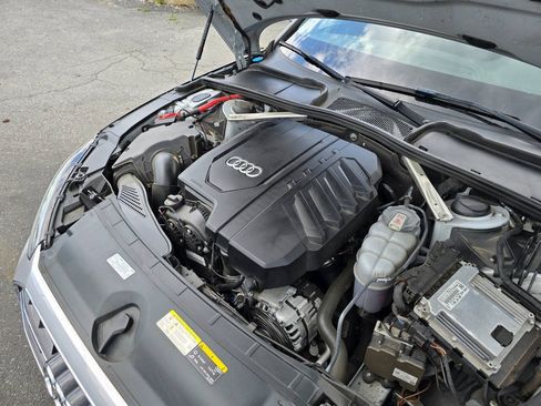 Used 2021 Audi A4 2.0T Premium w/ Convenience Package AWD/4WD image 38
