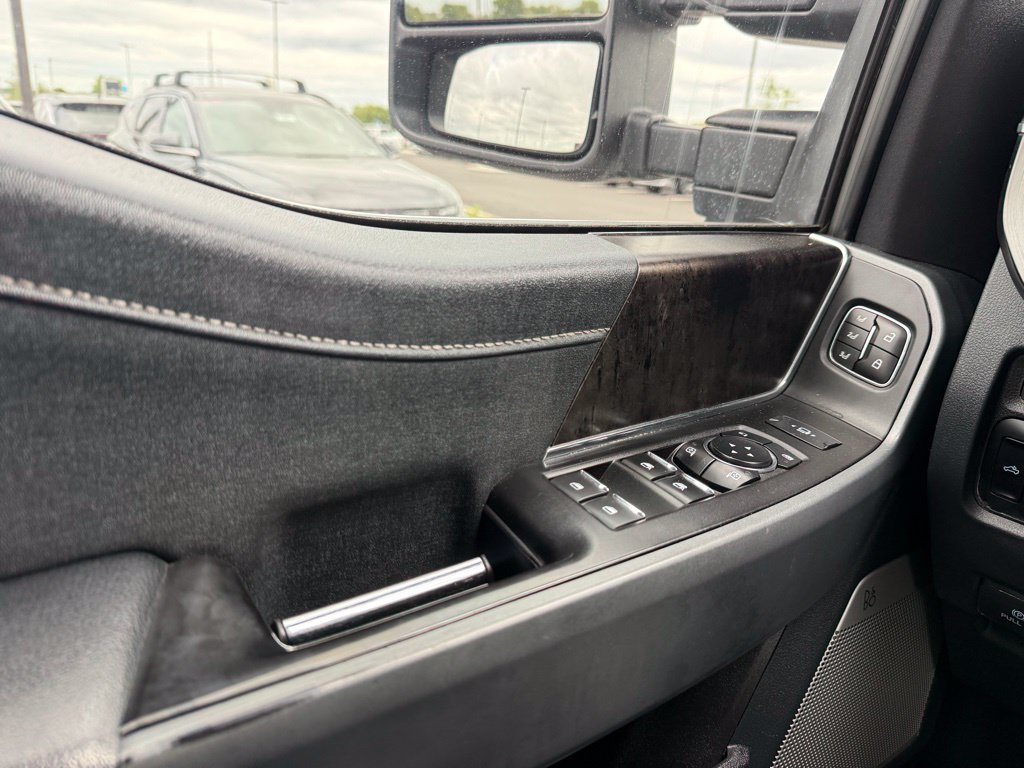Used 2023 Ford F350 Lariat w/ Lariat Ultimate Package AWD/4WD image 12