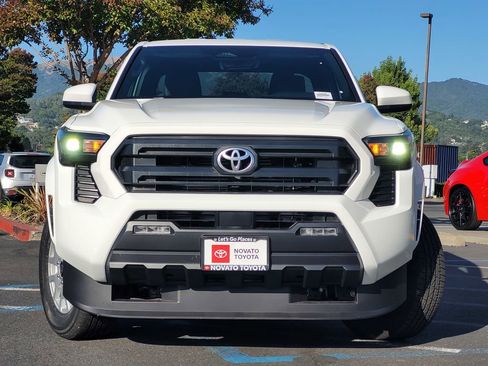 New 2026 Toyota Tacoma SR5 RWD image 2