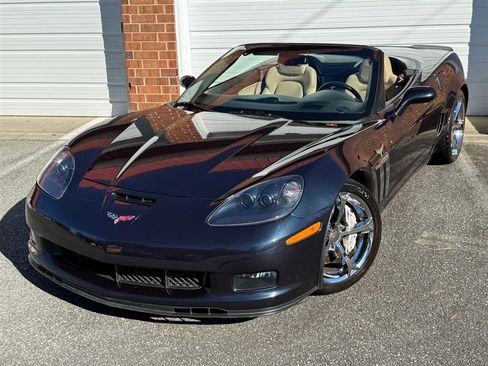 Used 2013 Chevrolet Corvette Grand Sport w/ 3LT Preferred Equipment Group image 9
