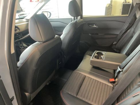 Used 2025 Nissan Rogue SV image 21