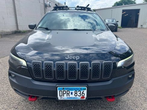 Used 2019 Jeep Cherokee Trailhawk w/ Cold Weather Group AWD/4WD image 11