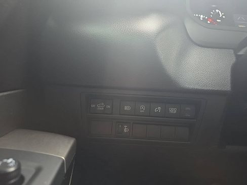 Used 2025 Toyota Tundra SR5 AWD/4WD image 18