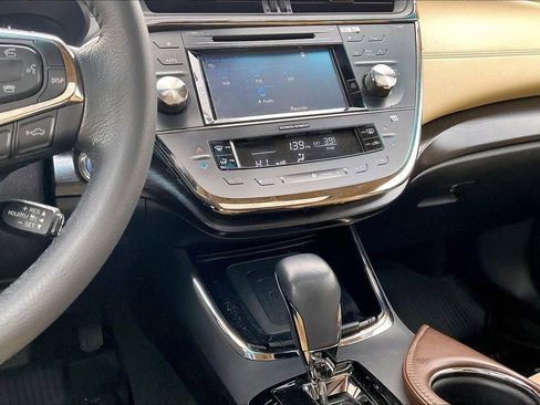 Used 2018 Toyota Avalon XLE Premium image 8