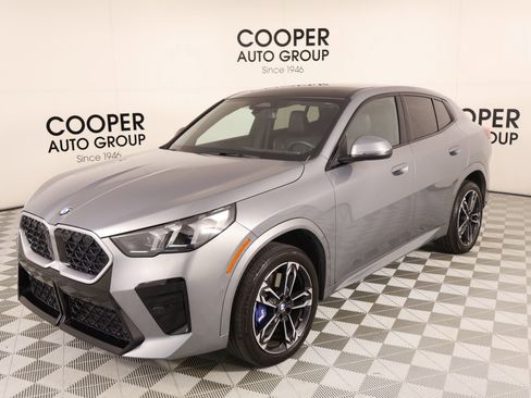 Used 2025 BMW X2 xDrive28i AWD/4WD image 11