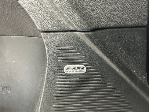Used 2022 Dodge Challenger R/T Scat Pack w/ Driver Convenience Group RWD image 10