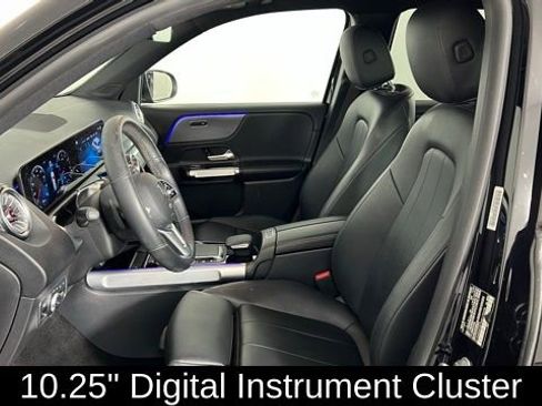 Used 2022 Mercedes-Benz GLB 250 image 14