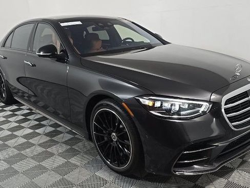 Used 2023 Mercedes-Benz S 580 4MATIC Sedan image 2