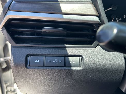 Used 2024 Nissan Altima 2.5 SV FWD image 30