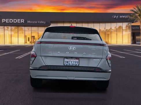 Certified 2024 Hyundai Kona Limited FWD image 5