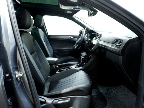 Used 2023 Volkswagen Tiguan SE R-Line image 11