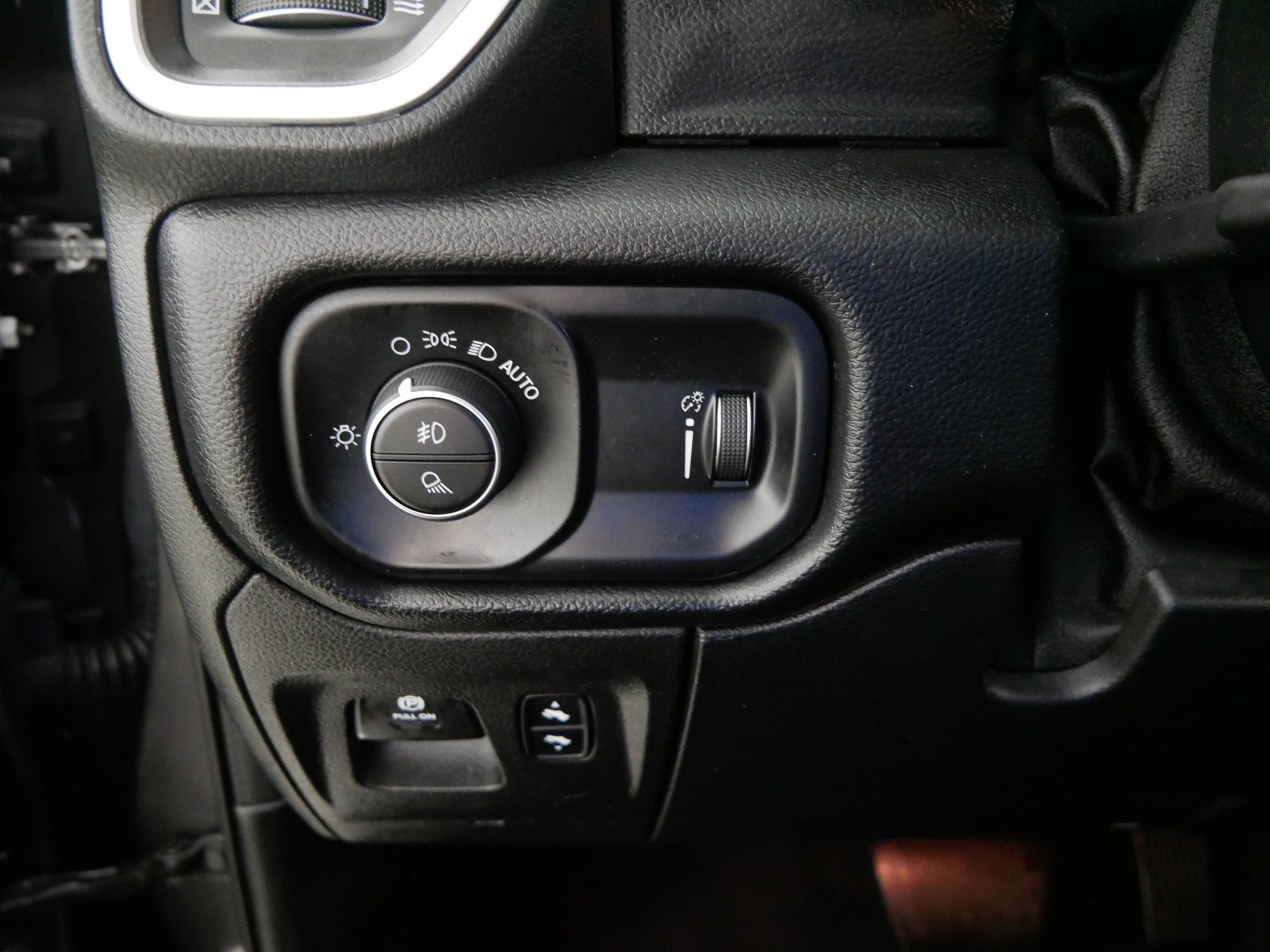 Used 2020 RAM 1500 Big Horn AWD/4WD image 26