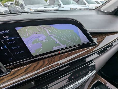 Used 2022 Cadillac Escalade Sport Platinum w/ LPO, ONYX Package AWD/4WD image 19